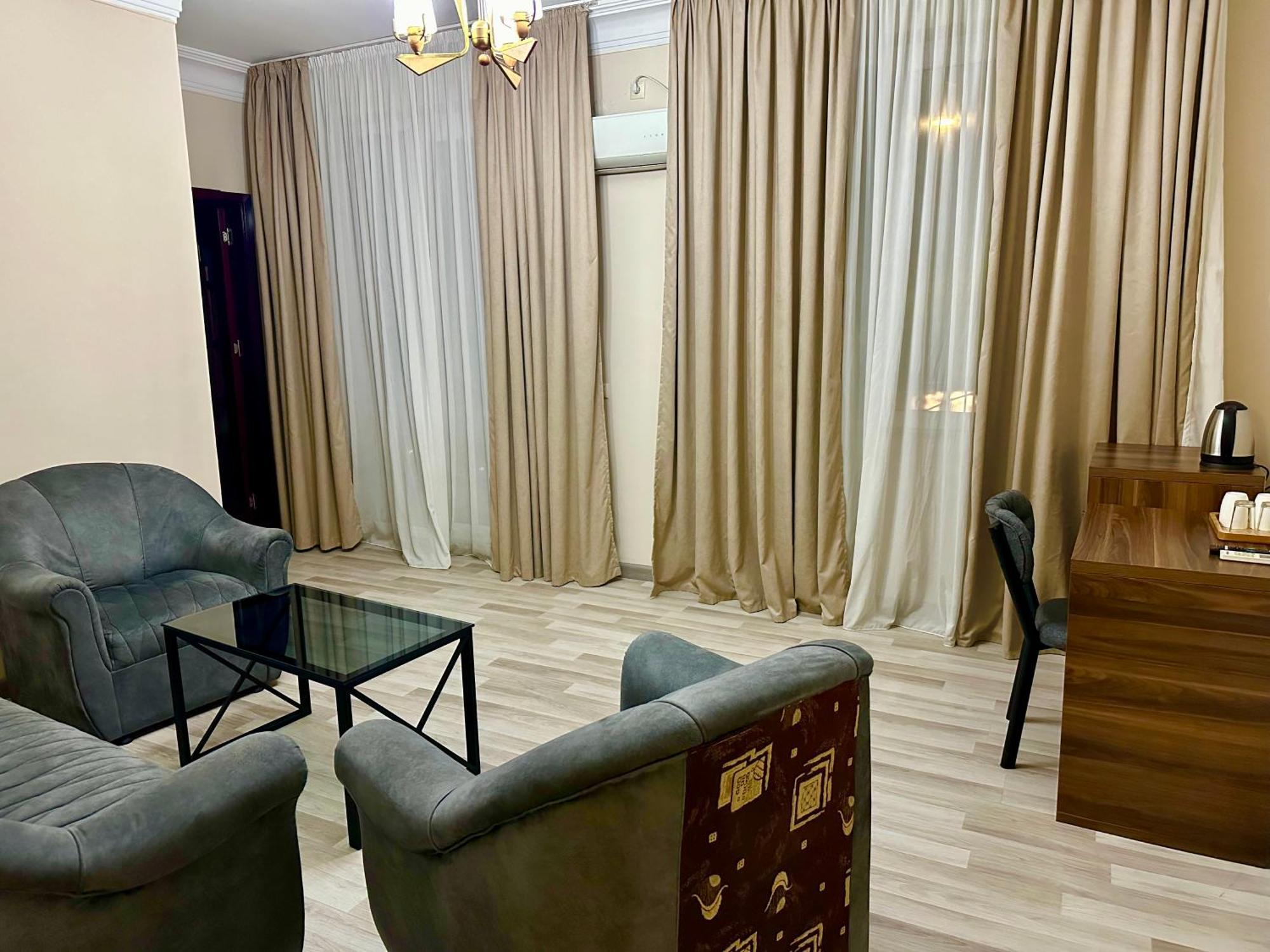 Hotel Tsereteli Batumi Eksteriør bilde
